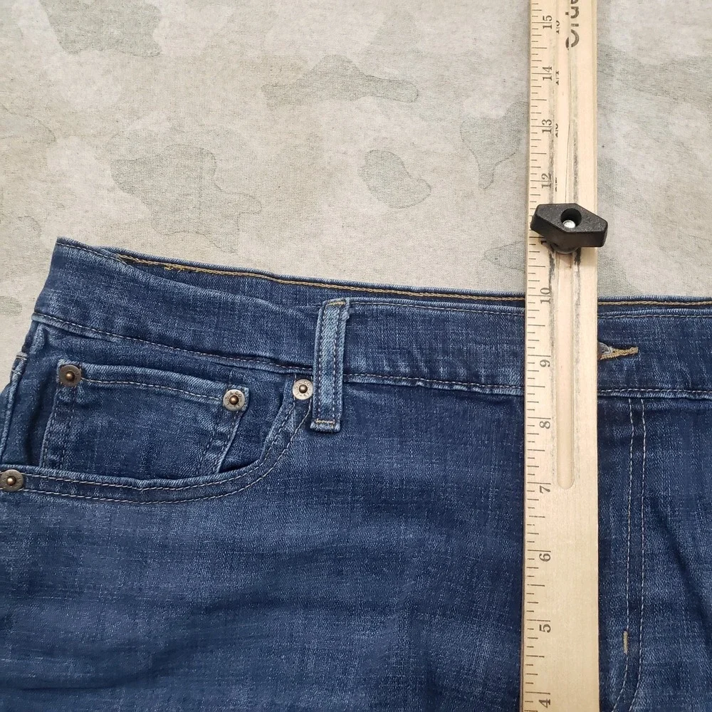 Levi's Shorts Womens 34 Blue Mid Length Stretch Denim Medium Wash